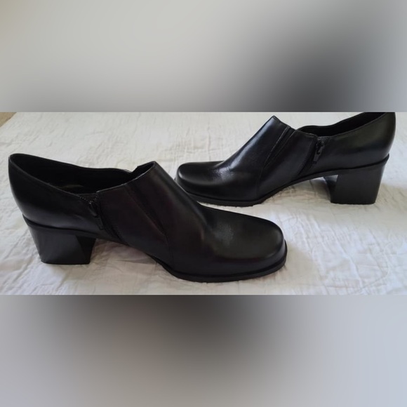 Womens Black Ankle Boots - Size 9M - Picture 1 of 4